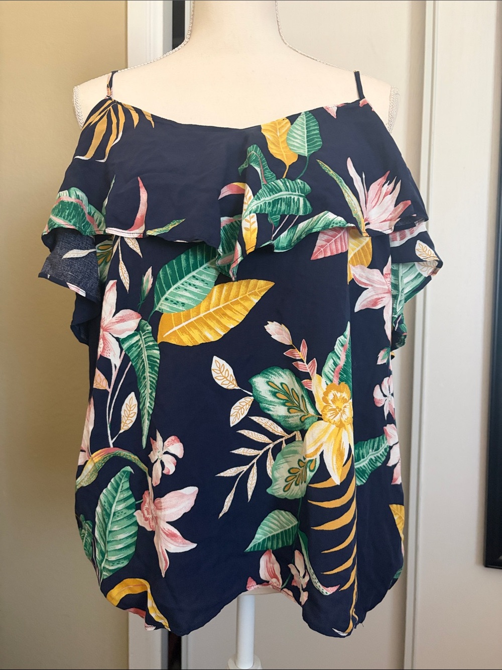 Old Navy Navy Tropical Floral Ruffle Cold-Shoulder Top